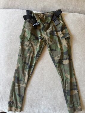 Almost Famous Camo Print utility Jogger Pants Green Size small